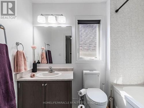 45 Kennedy Boulevard, New Tecumseth, ON - Indoor Photo Showing Bathroom