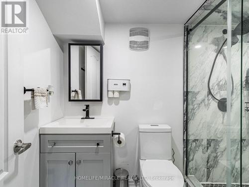 45 Kennedy Boulevard, New Tecumseth, ON - Indoor Photo Showing Bathroom