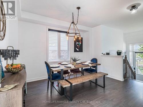 45 Kennedy Boulevard, New Tecumseth, ON - Indoor Photo Showing Dining Room