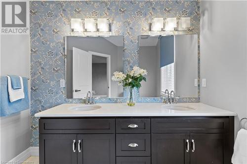 Bathroom with vanity - 1023 Devonshire Avenue Unit# 5, Woodstock, ON - Indoor Photo Showing Bathroom