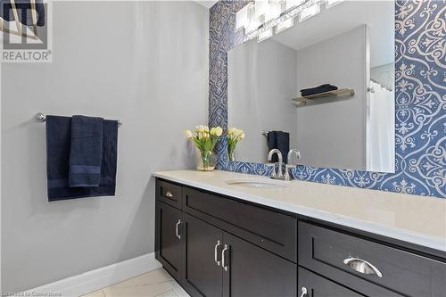 Bathroom featuring vanity - 1023 Devonshire Avenue Unit# 5, Woodstock, ON - Indoor Photo Showing Bathroom