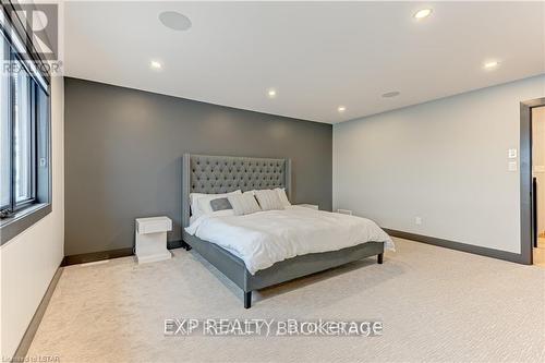 86 Optimist Drive, Southwold (Talbotville), ON - Indoor Photo Showing Bedroom