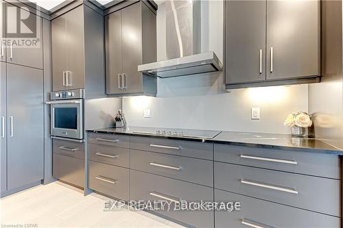 86 Optimist Drive, Southwold (Talbotville), ON - Indoor Photo Showing Kitchen With Upgraded Kitchen