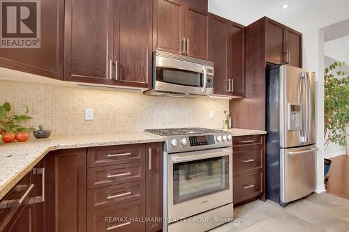 271 Stedman Street, Ottawa, ON - Indoor Photo Showing Kitchen With Upgraded Kitchen