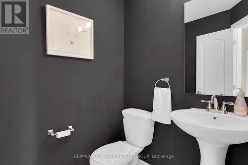 271 Stedman Street, Ottawa, ON - Indoor Photo Showing Bathroom