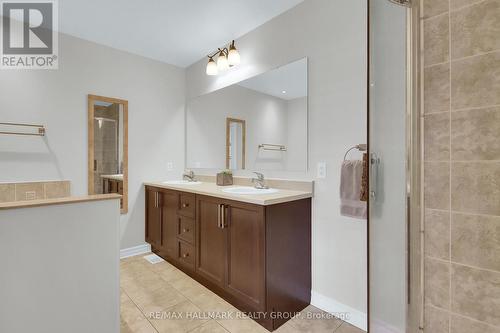 271 Stedman Street, Ottawa, ON - Indoor Photo Showing Bathroom