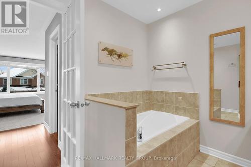 271 Stedman Street, Ottawa, ON - Indoor Photo Showing Bathroom