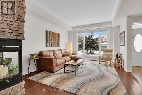 271 Stedman Street, Ottawa, ON - Indoor Photo Showing Living Room