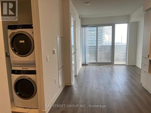 3905 - 138 Downes Street, Toronto, ON - Indoor Photo Showing Laundry Room