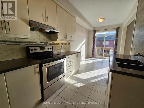 92 Fortis Crescent, Bradford West Gwillimbury, ON - Indoor Photo Showing Kitchen With Double Sink With Upgraded Kitchen