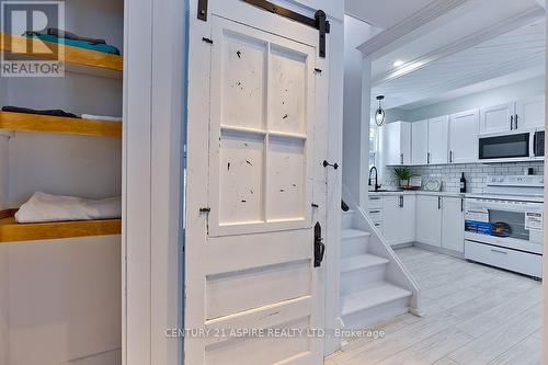 43 Glendale Avenue S, Deep River, ON - Indoor Photo Showing Kitchen