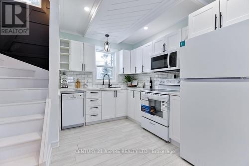 43 Glendale Avenue S, Deep River, ON - Indoor Photo Showing Kitchen