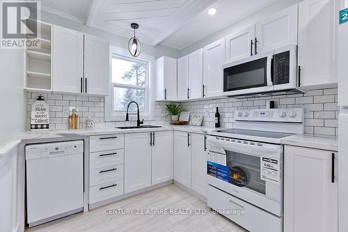 43 Glendale Avenue S, Deep River, ON - Indoor Photo Showing Kitchen