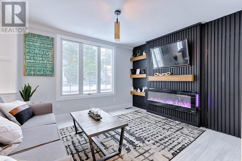 43 Glendale Avenue S, Deep River, ON - Indoor Photo Showing Living Room