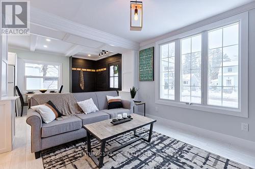 43 Glendale Avenue S, Deep River, ON - Indoor Photo Showing Living Room