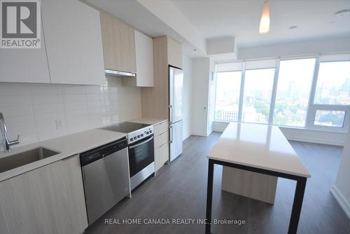 2306 M - 203 College Street, Toronto, ON - Indoor Photo Showing Kitchen With Upgraded Kitchen