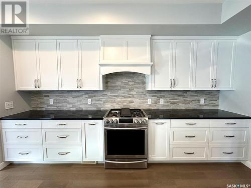 514 Isabella Street E, Saskatoon, SK - Indoor Photo Showing Kitchen