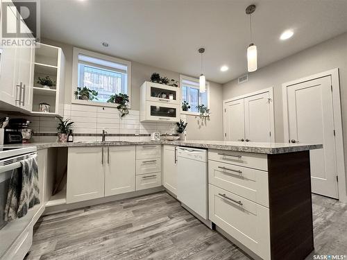 514 Isabella Street E, Saskatoon, SK - Indoor Photo Showing Kitchen With Upgraded Kitchen