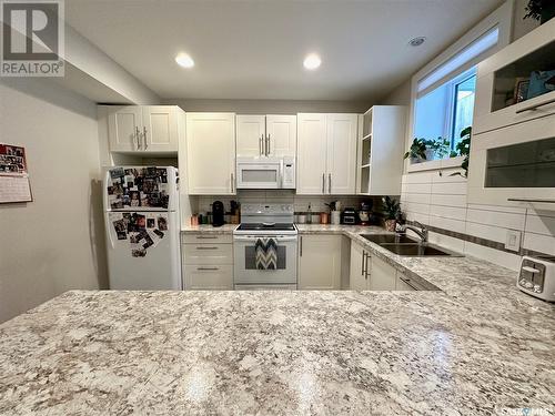 514 Isabella Street E, Saskatoon, SK - Indoor Photo Showing Kitchen With Double Sink