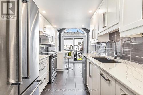 1019 Candlewood Street, Ottawa, ON - Indoor Photo Showing Kitchen With Double Sink With Upgraded Kitchen