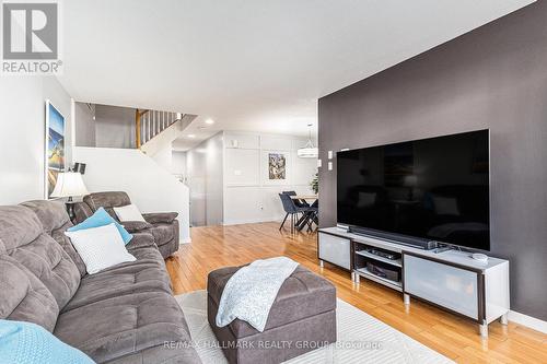 1019 Candlewood Street, Ottawa, ON - Indoor Photo Showing Living Room