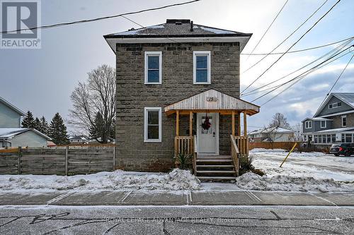 15 Thomas Street, Smiths Falls, ON - Outdoor