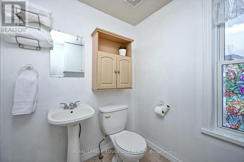 15 Thomas Street, Smiths Falls, ON - Indoor Photo Showing Bathroom