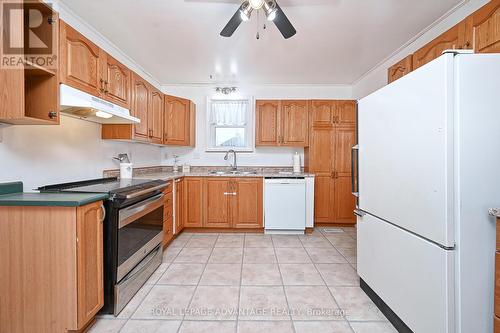 15 Thomas Street, Smiths Falls, ON - Indoor Photo Showing Kitchen