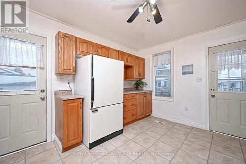 15 Thomas Street, Smiths Falls, ON - Indoor Photo Showing Kitchen