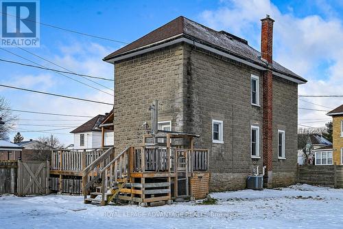 15 Thomas Street, Smiths Falls, ON - Outdoor