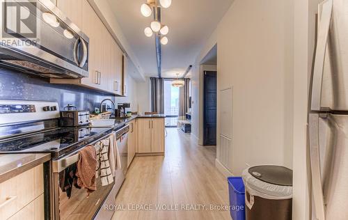 1210 - 145 Columbia Street W, Waterloo, ON - Indoor Photo Showing Kitchen