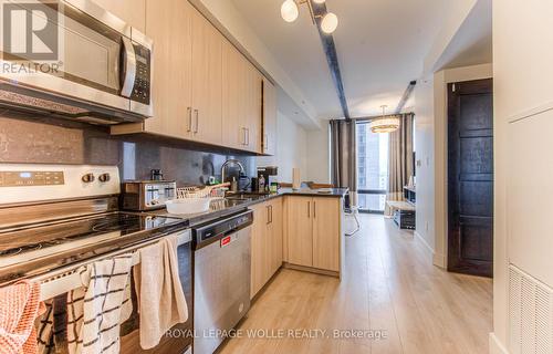 1210 - 145 Columbia Street W, Waterloo, ON - Indoor Photo Showing Kitchen