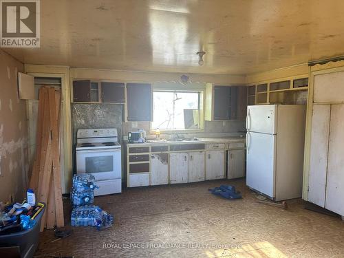 611 Callaghan Road, Tyendinaga, ON - Indoor Photo Showing Kitchen