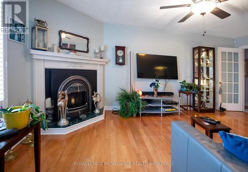 1220 Acadia Drive, Kingston (City Southwest), ON - Indoor Photo Showing Living Room With Fireplace