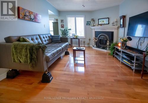 1220 Acadia Drive, Kingston (City Southwest), ON - Indoor Photo Showing Living Room With Fireplace