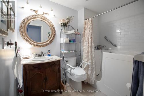 1220 Acadia Drive, Kingston (City Southwest), ON - Indoor Photo Showing Bathroom