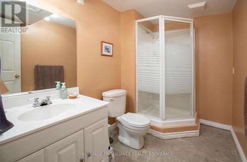 1220 Acadia Drive, Kingston (City Southwest), ON - Indoor Photo Showing Bathroom