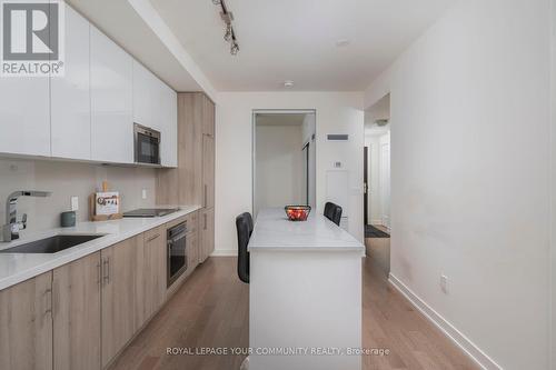 1812 - 330 Richmond Street W, Toronto, ON - Indoor Photo Showing Kitchen