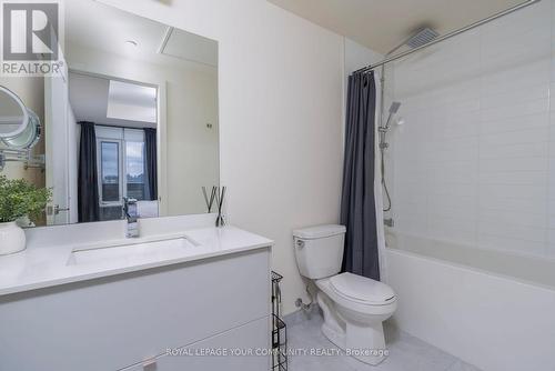 1812 - 330 Richmond Street W, Toronto, ON - Indoor Photo Showing Bathroom