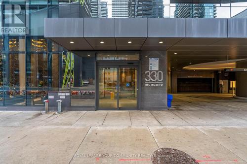 1812 - 330 Richmond Street W, Toronto, ON - 