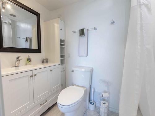 1309 405 Waverley Street, Thunder Bay, ON - Indoor Photo Showing Bathroom