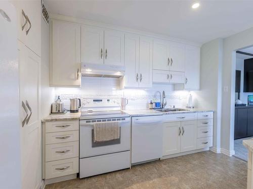 1309 405 Waverley Street, Thunder Bay, ON - Indoor Photo Showing Kitchen