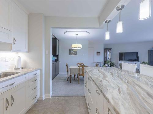 1309 405 Waverley Street, Thunder Bay, ON - Indoor Photo Showing Kitchen