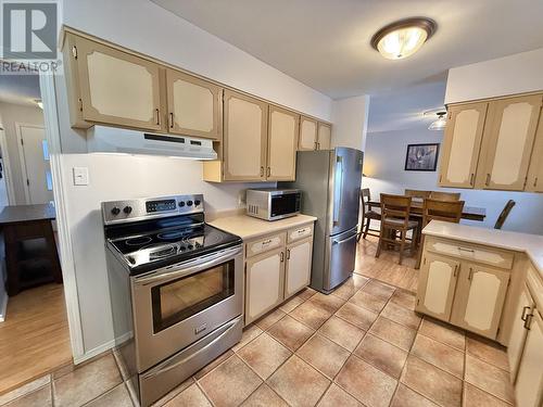 239 Lazzarin Street, Quesnel, BC - Indoor Photo Showing Kitchen