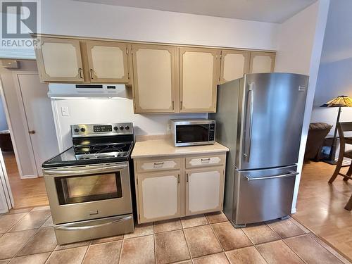 239 Lazzarin Street, Quesnel, BC - Indoor Photo Showing Kitchen