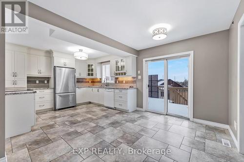 31 Brown Wood Drive, Barrie, ON - Indoor Photo Showing Kitchen