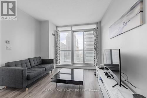 1210 - 4070 Confederation Parkway, Mississauga, ON - Indoor Photo Showing Living Room