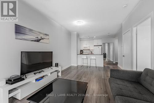 1210 - 4070 Confederation Parkway, Mississauga, ON - Indoor Photo Showing Living Room