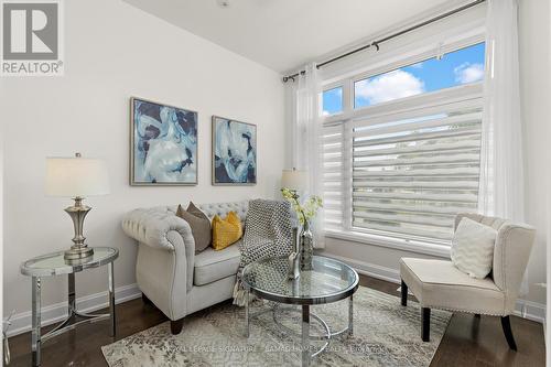 3141 George Savage Avenue, Oakville, ON - Indoor Photo Showing Living Room