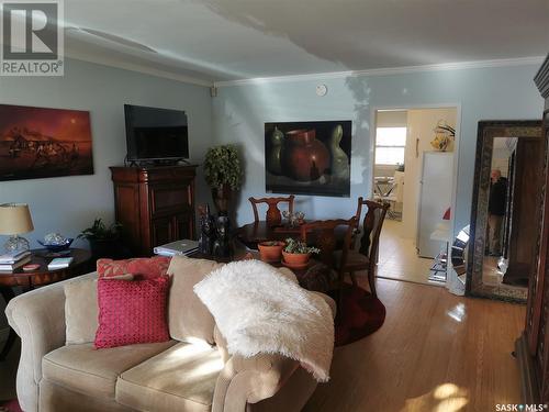 305 Ruth Street E, Saskatoon, SK - Indoor Photo Showing Living Room